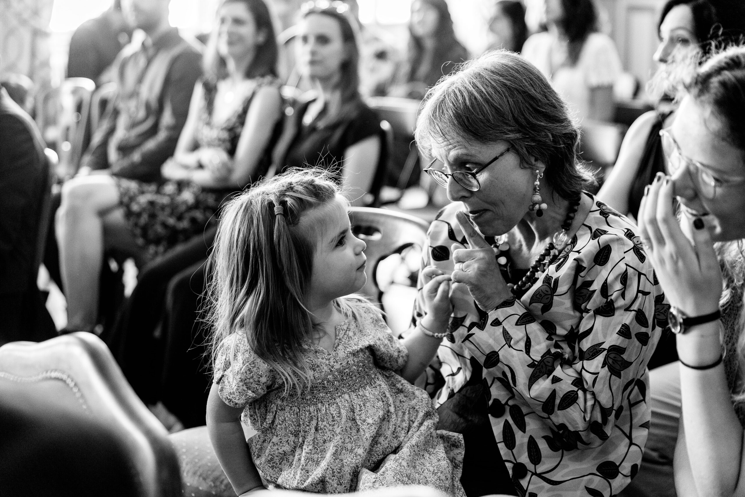 Complicit&eacute; mamie et petite-fille &ndash; photographe famille Sourzac