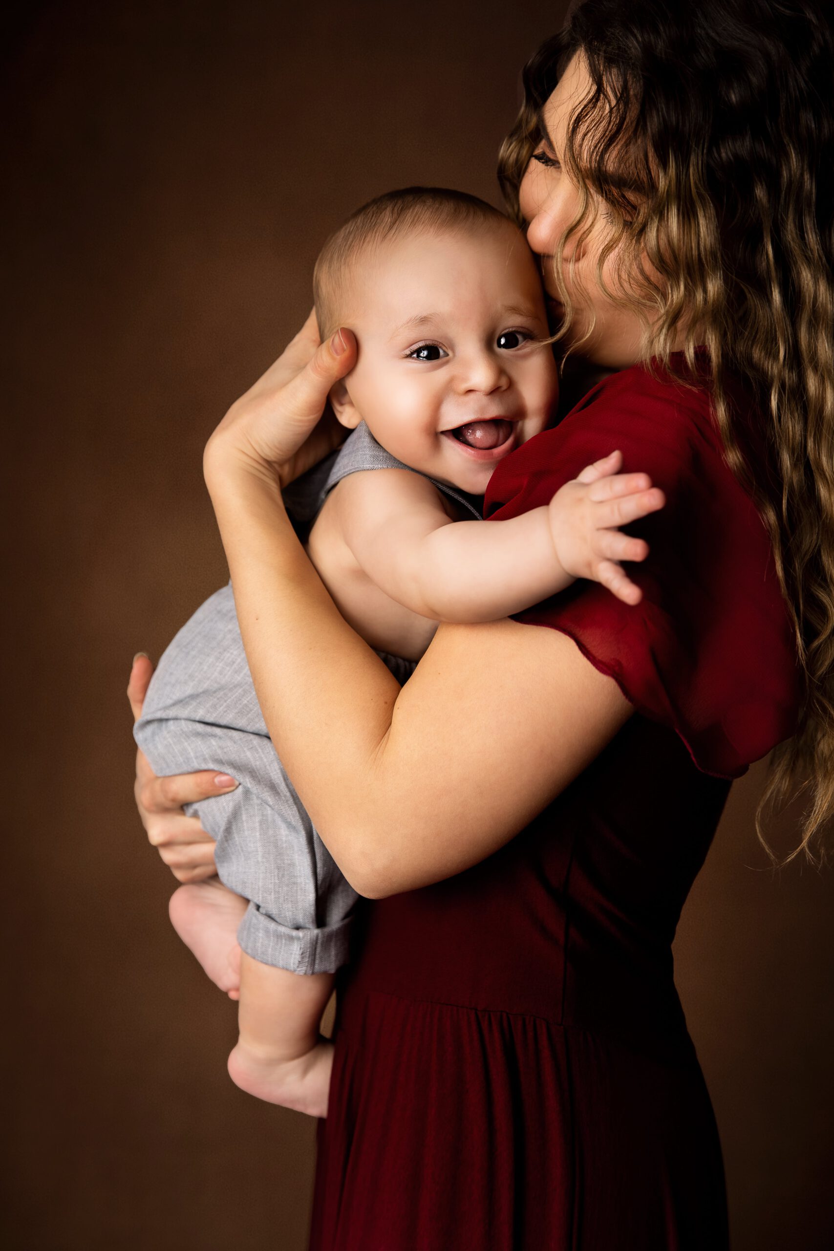 B&eacute;b&eacute; 6 mois avec sa maman en studio &ndash; photographe Boulazac